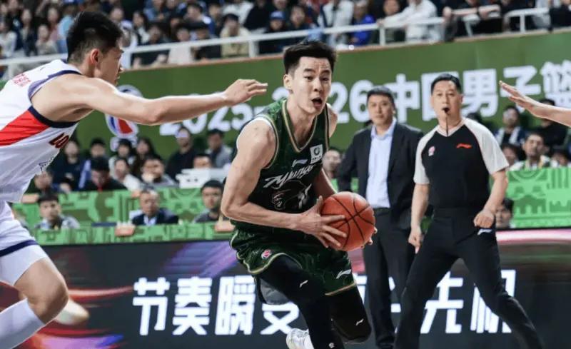 华体会体育app下载-卡位战就这么给败没了？各将尽力，王世龙2用人主导输广州！