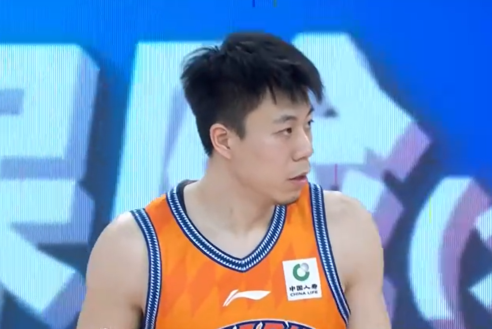 赢上海8分！CBA记者批评广厦队1人：王博早弃用他，不会0-3落后
